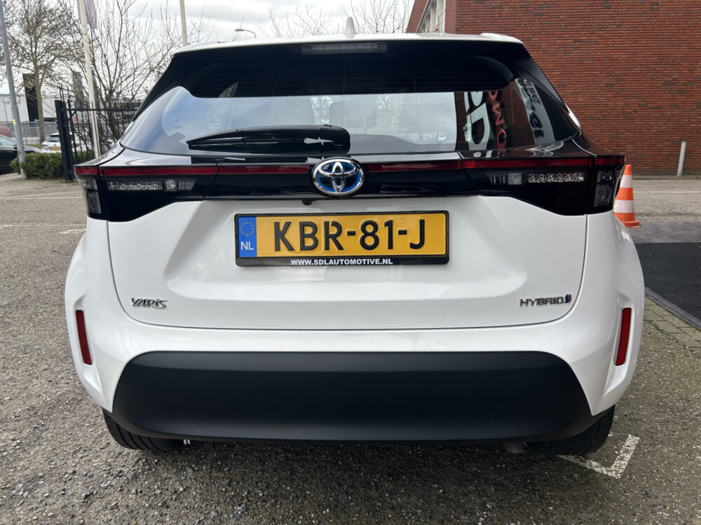 Toyota Yaris Cross 1.5 Hybrid Dynamic // ADAPT. CRUISE // FULL LED // KEYLESS // CAMERA // NAVI+CARPLAY // CLIMA // 5