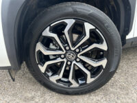 Toyota Yaris Cross 1.5 Hybrid Dynamic // ADAPT. CRUISE // FULL LED // KEYLESS // CAMERA // NAVI+CARPLAY // CLIMA // 62