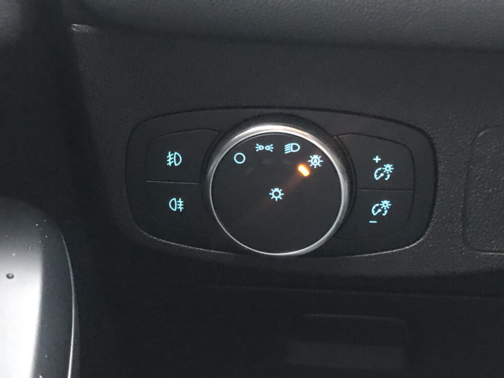 Ford FOCUS Wagon 1.5 EcoBoost ST Line Business // NAVI // TREKHAAK // CAMERA // CLIMA // STOELVERWARMING // ADAPTIVE CRUISE // AUT. INPARKEREN // 21