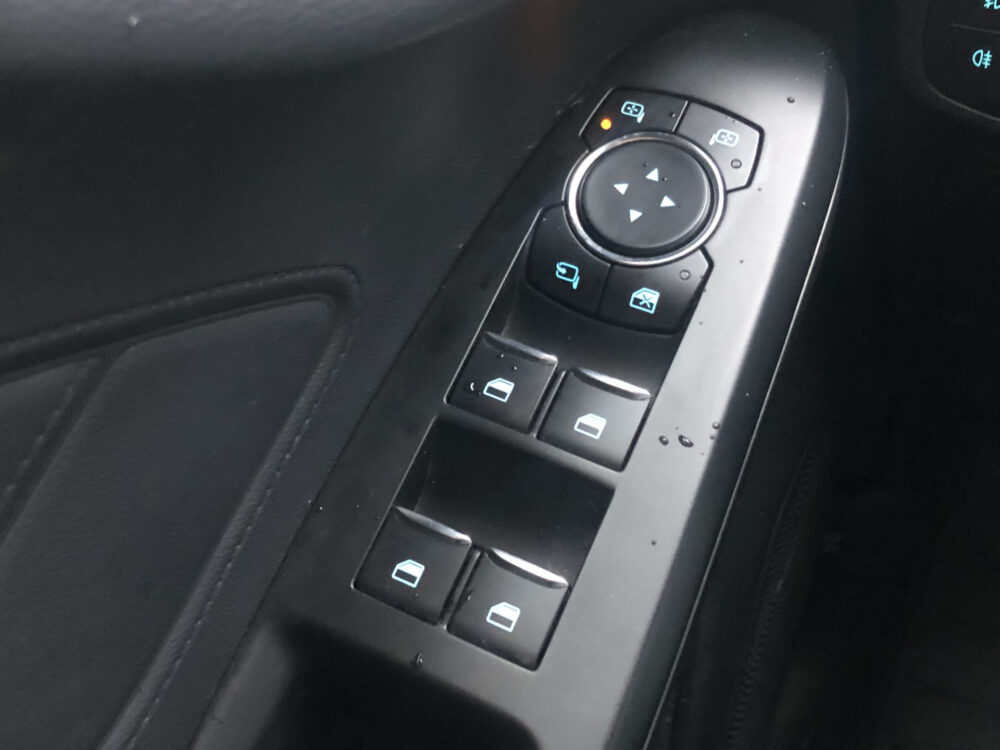 Ford FOCUS Wagon 1.5 EcoBoost ST Line Business // NAVI // TREKHAAK // CAMERA // CLIMA // STOELVERWARMING // ADAPTIVE CRUISE // AUT. INPARKEREN // 22