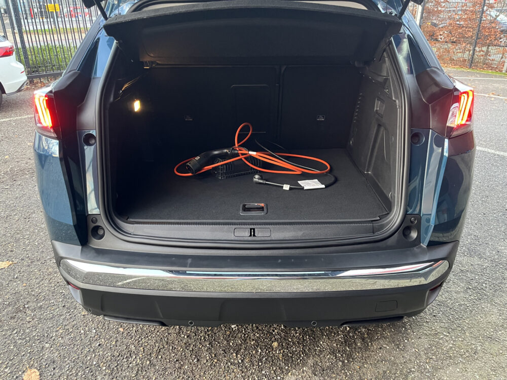 Peugeot 3008 1.6 HYbrid 225 Allure 1e EIGENAAR // UNIEK 7500KM!!!! // DODEHOEK // HALF LEDER // CAMERA+SENSOREN // NAVI+CARPLAY // CRUISE //  12