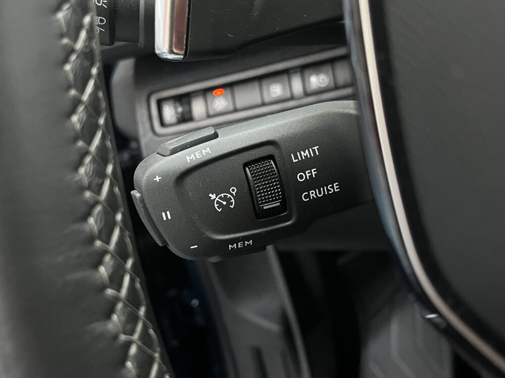 Peugeot 3008 1.6 HYbrid 225 Allure 1e EIGENAAR // UNIEK 7500KM!!!! // DODEHOEK // HALF LEDER // CAMERA+SENSOREN // NAVI+CARPLAY // CRUISE //  21