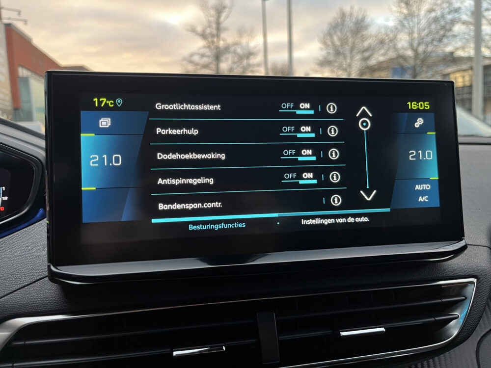 Peugeot 3008 1.6 HYbrid 225 Allure 1e EIGENAAR // UNIEK 7500KM!!!! // DODEHOEK // HALF LEDER // CAMERA+SENSOREN // NAVI+CARPLAY // CRUISE //  30