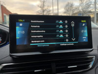 Peugeot 3008 1.6 HYbrid 225 Allure 1e EIGENAAR // UNIEK 7500KM!!!! // DODEHOEK // HALF LEDER // CAMERA+SENSOREN // NAVI+CARPLAY // CRUISE //  64
