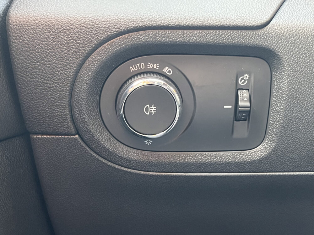 Opel Grandland X 1.6 Turbo Hybrid4 300PK!! Elegance // FULL LED // APPLE CARPLAY / ANDROID AUTO // CAMERA // PDC V+A // DAB 28