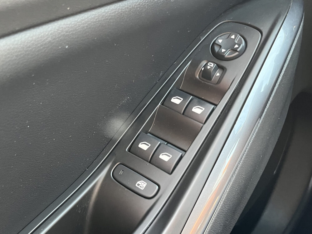 Opel Grandland X 1.6 Turbo Hybrid4 300PK!! Elegance // FULL LED // APPLE CARPLAY / ANDROID AUTO // CAMERA // PDC V+A // DAB 29