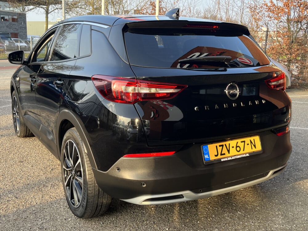 Opel Grandland X 1.6 Turbo Hybrid4 300PK!! Elegance // FULL LED // APPLE CARPLAY / ANDROID AUTO // CAMERA // PDC V+A // DAB 3