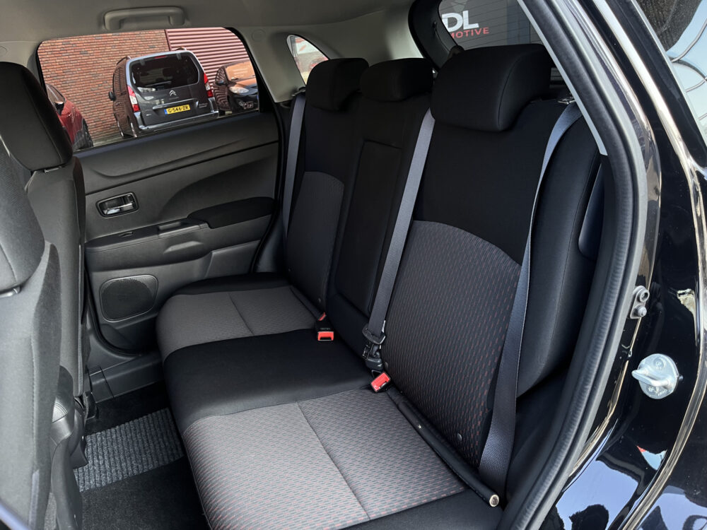 Mitsubishi ASX 1.6 Cleartec Intense // KEYLESS // TREKHAAK // CRUISE // CAMERA // NAVI+CARPLAY // STOELVERWARMING // 16