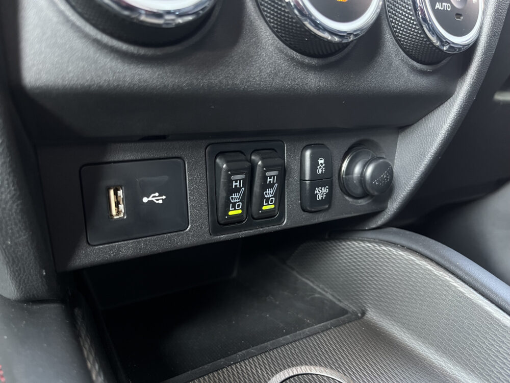 Mitsubishi ASX 1.6 Cleartec Intense // KEYLESS // TREKHAAK // CRUISE // CAMERA // NAVI+CARPLAY // STOELVERWARMING // 27