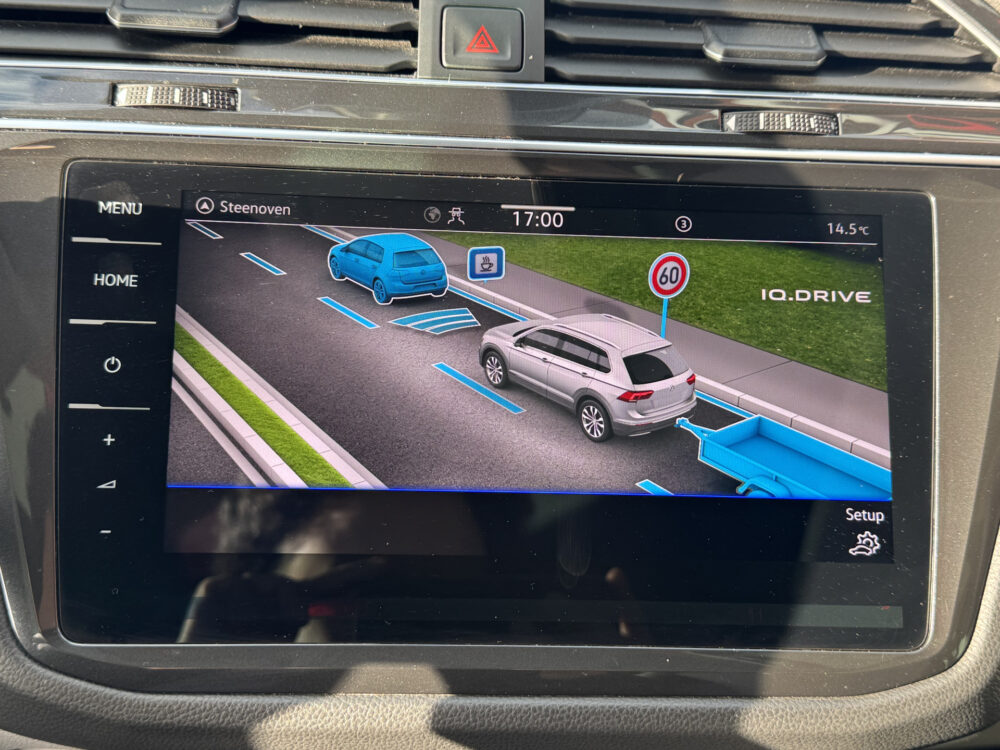 Volkswagen Tiguan 1.4 TSI eHybrid Business+ // PANO SCHUIF-DAK // IQ-Light // ADAPTIVE CRUISE // AFN. TREKHAAK // ELEK. ACHTERKLEP // PDC V+A // 23