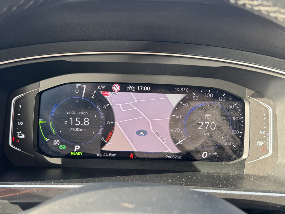 Volkswagen Tiguan 1.4 TSI eHybrid Business+ // PANO SCHUIF-DAK // IQ-Light // ADAPTIVE CRUISE // AFN. TREKHAAK // ELEK. ACHTERKLEP // PDC V+A // 25