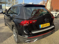 Volkswagen Tiguan 1.4 TSI eHybrid Business+ // PANO SCHUIF-DAK // IQ-Light // ADAPTIVE CRUISE // AFN. TREKHAAK // ELEK. ACHTERKLEP // PDC V+A // 45