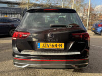 Volkswagen Tiguan 1.4 TSI eHybrid Business+ // PANO SCHUIF-DAK // IQ-Light // ADAPTIVE CRUISE // AFN. TREKHAAK // ELEK. ACHTERKLEP // PDC V+A // 48