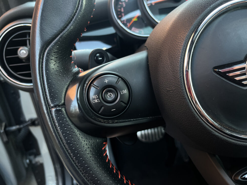 MINI Mini 2.0 Cooper S JCW // SCHUIF-KANTELDAK // LEDER // HARMAN&KARDON AUDIO // STOELVERWARMING // KEYLESS // NAVI+CARPLAY // LED // 21