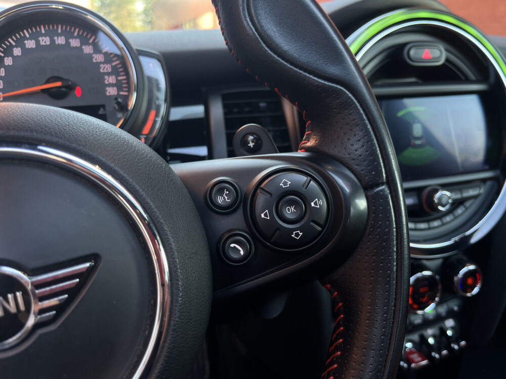 MINI Mini 2.0 Cooper S JCW // SCHUIF-KANTELDAK // LEDER // HARMAN&KARDON AUDIO // STOELVERWARMING // KEYLESS // NAVI+CARPLAY // LED // 22