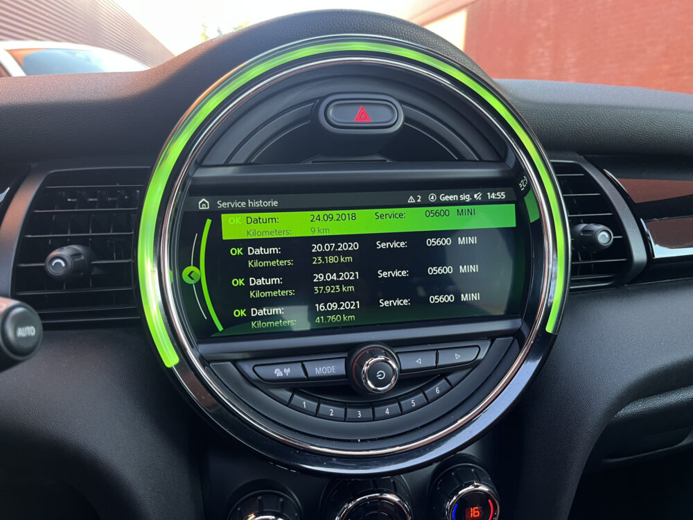 MINI Mini 2.0 Cooper S JCW // SCHUIF-KANTELDAK // LEDER // HARMAN&KARDON AUDIO // STOELVERWARMING // KEYLESS // NAVI+CARPLAY // LED // 30