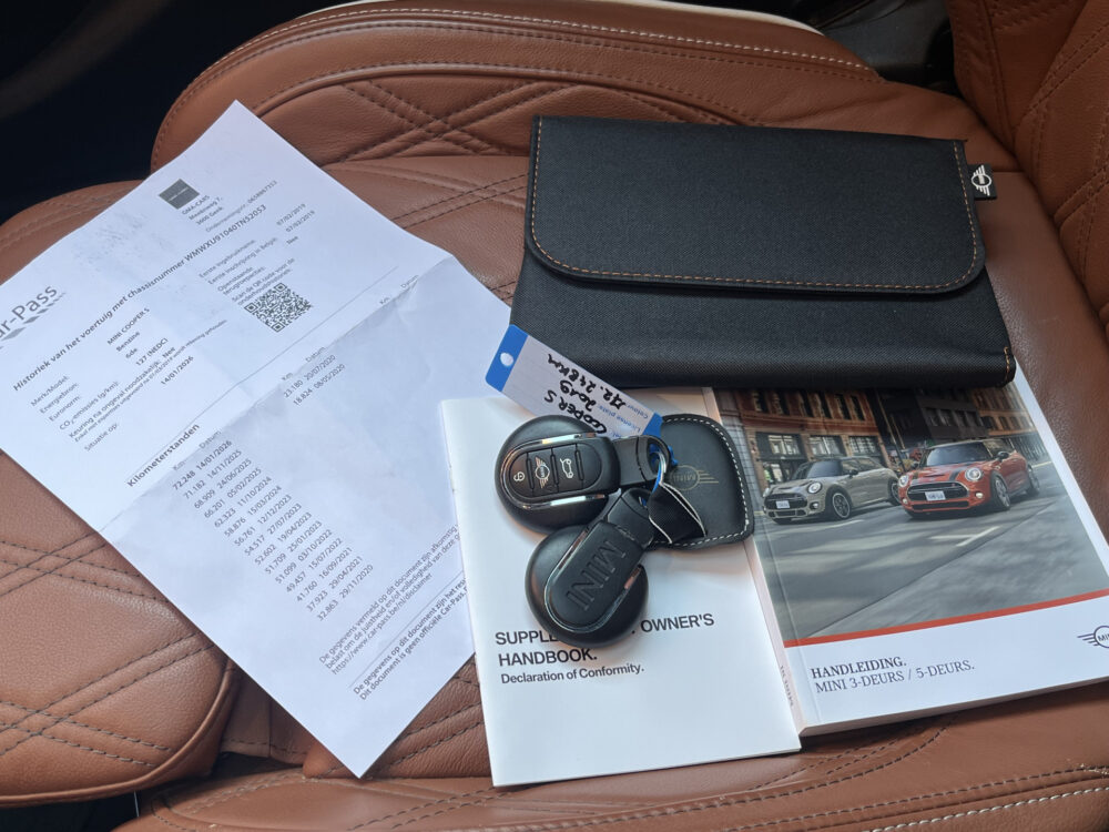 MINI Mini 2.0 Cooper S JCW // SCHUIF-KANTELDAK // LEDER // HARMAN&KARDON AUDIO // STOELVERWARMING // KEYLESS // NAVI+CARPLAY // LED // 34