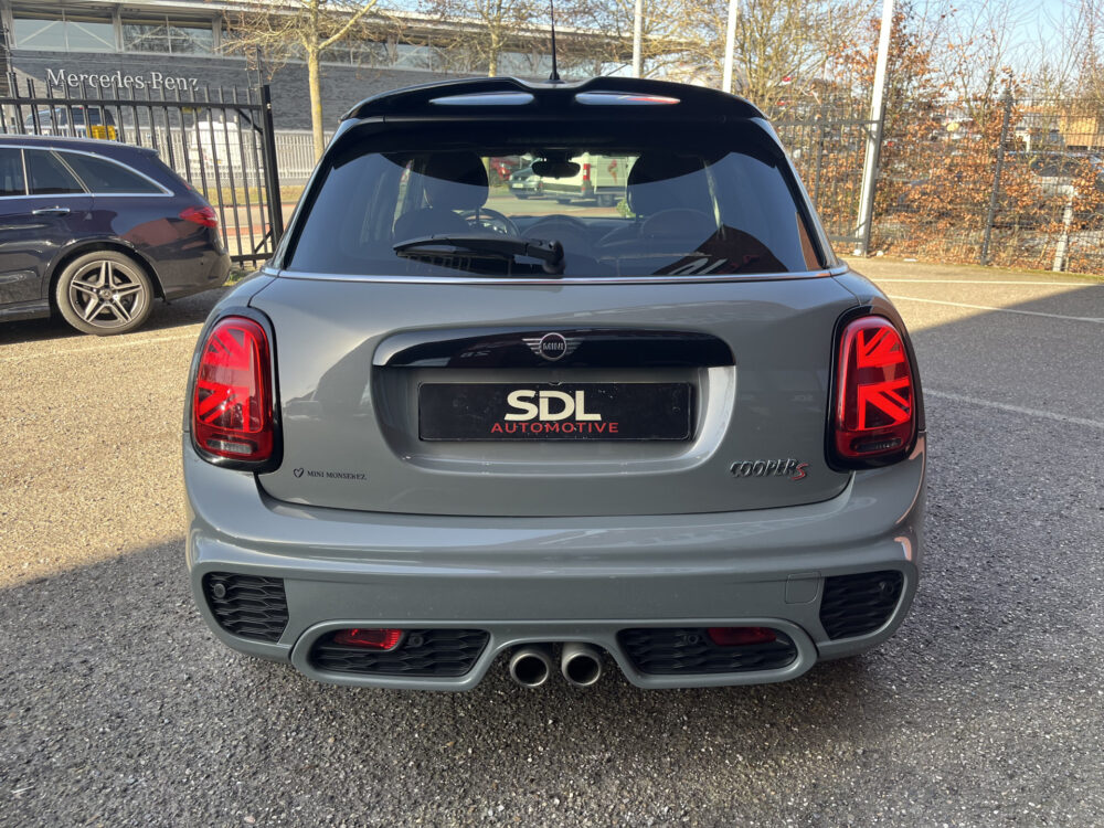 MINI Mini 2.0 Cooper S JCW // SCHUIF-KANTELDAK // LEDER // HARMAN&KARDON AUDIO // STOELVERWARMING // KEYLESS // NAVI+CARPLAY // LED // 4
