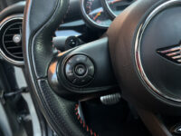 MINI Mini 2.0 Cooper S JCW // SCHUIF-KANTELDAK // LEDER // HARMAN&KARDON AUDIO // STOELVERWARMING // KEYLESS // NAVI+CARPLAY // LED // 56