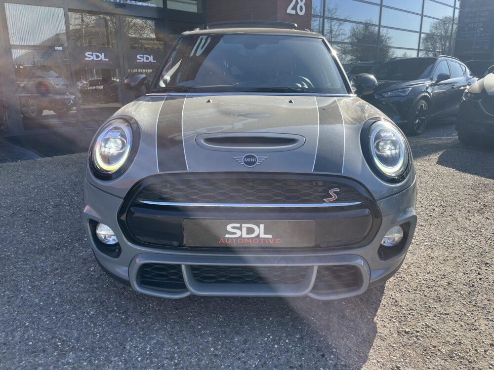 MINI Mini 2.0 Cooper S JCW // SCHUIF-KANTELDAK // LEDER // HARMAN&KARDON AUDIO // STOELVERWARMING // KEYLESS // NAVI+CARPLAY // LED // 8
