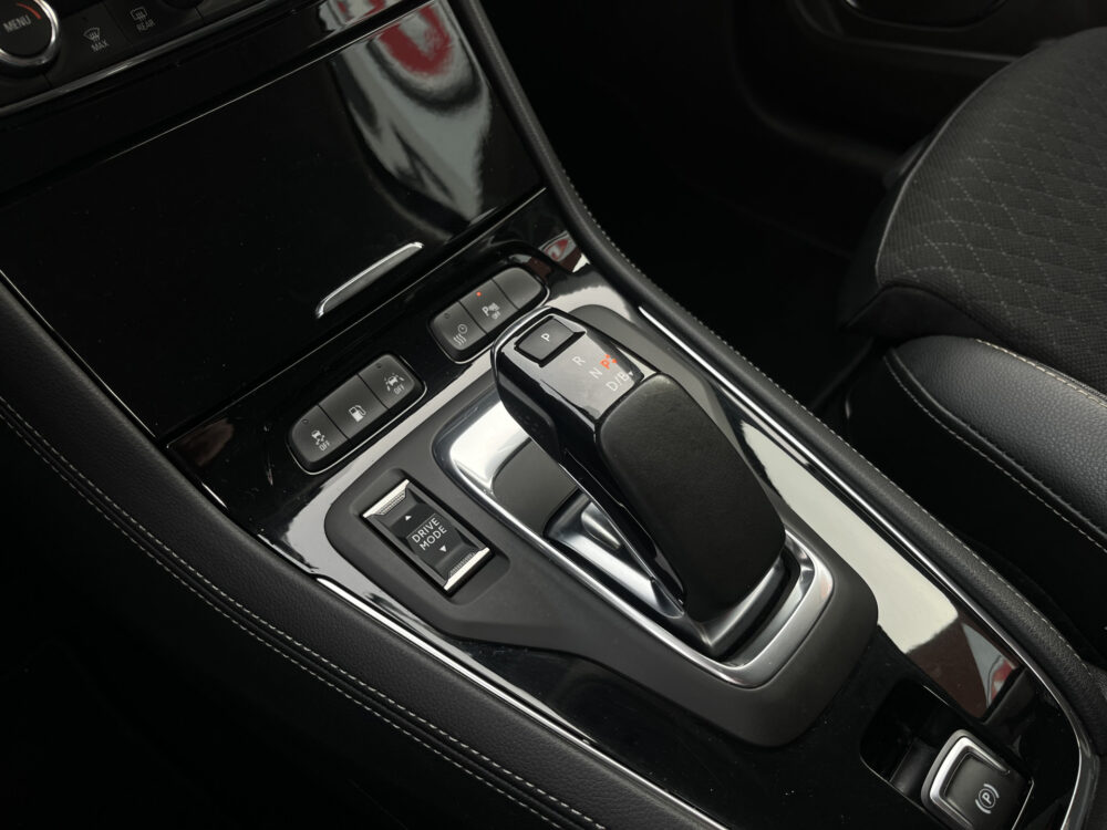 Opel Grandland X 1.6 Turbo Hybrid Elegance // FULL LED // KEYLESS // 360 CAMERA // NAVI+CARPLAY // STOELVERWARMING // ELEK. ACHTERKLEP // 25