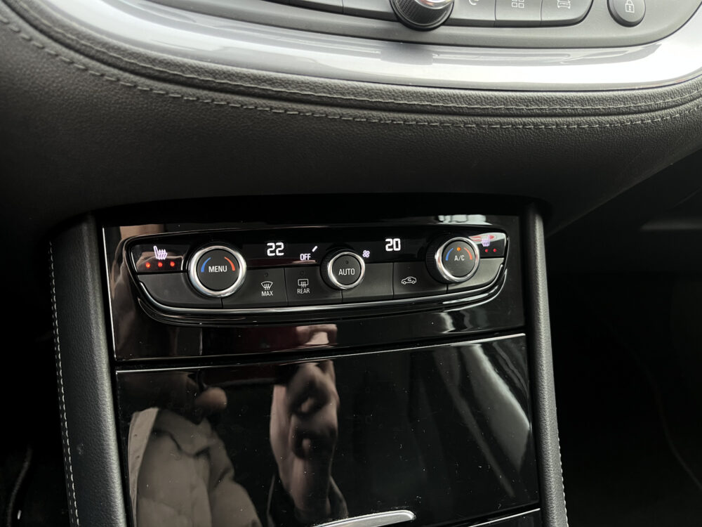 Opel Grandland X 1.6 Turbo Hybrid Elegance // FULL LED // KEYLESS // 360 CAMERA // NAVI+CARPLAY // STOELVERWARMING // ELEK. ACHTERKLEP // 27