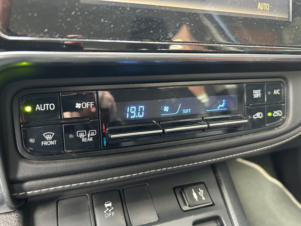 Toyota Auris Touring Sports 1.8 Hybrid Dynamic // LED // NAVI // CAMERA // CLIMA // DAB // KEYLESS // TREKHAAK!! 18