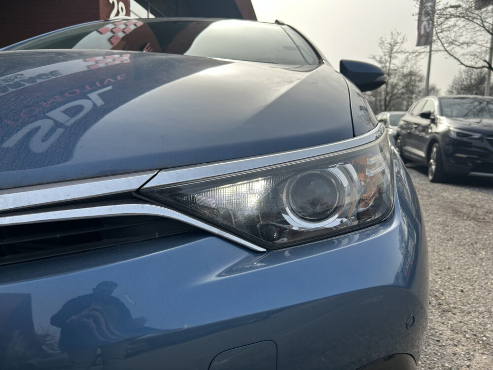 Toyota Auris Touring Sports 1.8 Hybrid Dynamic // LED // NAVI // CAMERA // CLIMA // DAB // KEYLESS // TREKHAAK!! 23