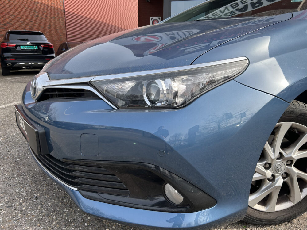 Toyota Auris Touring Sports 1.8 Hybrid Dynamic // LED // NAVI // CAMERA // CLIMA // DAB // KEYLESS // TREKHAAK!! 24