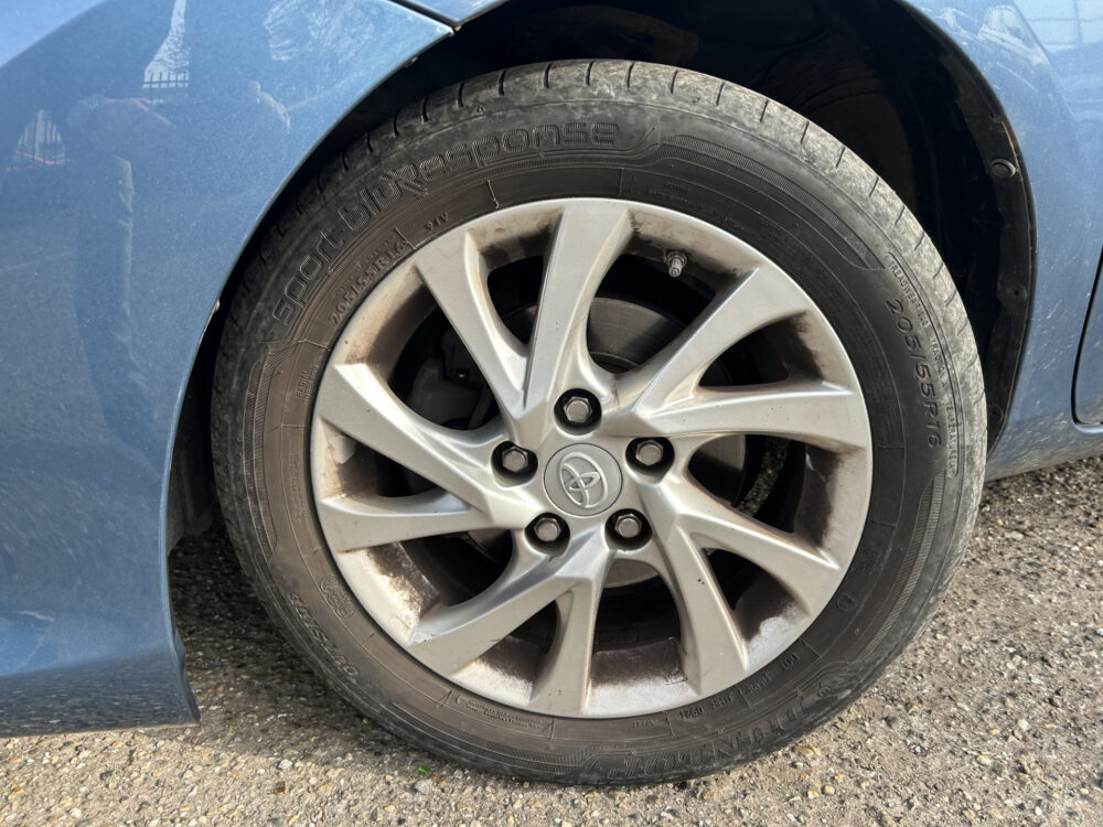 Toyota Auris Touring Sports 1.8 Hybrid Dynamic // LED // NAVI // CAMERA // CLIMA // DAB // KEYLESS // TREKHAAK!! 26