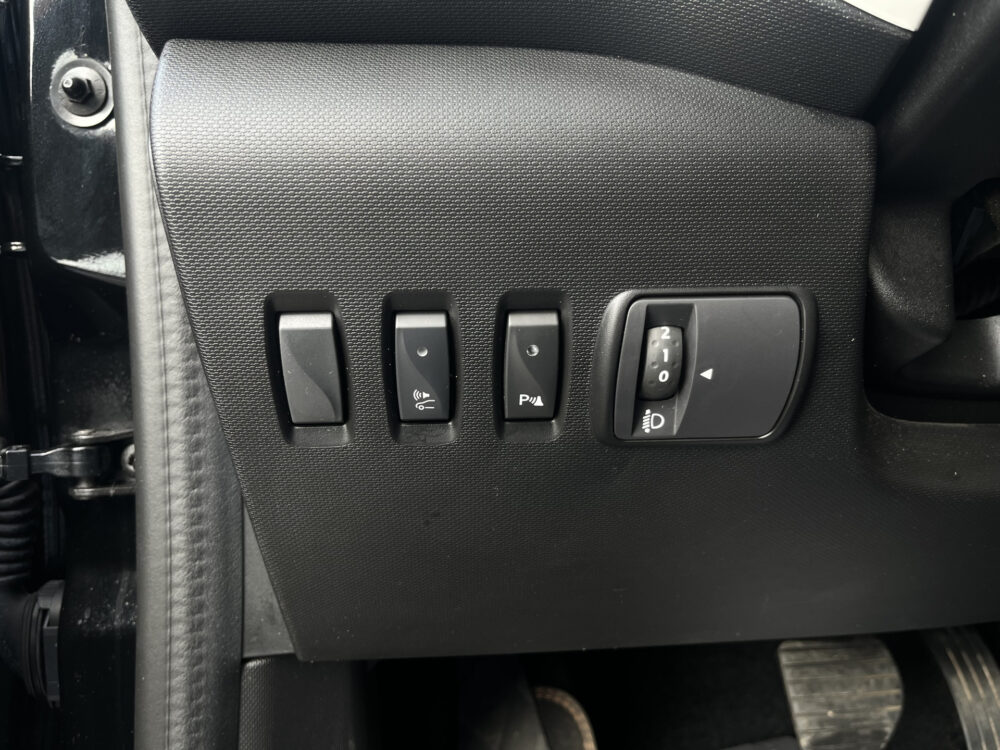 Renault Twingo Z.E. R80 Série Limitée Vibes // LED // CRUISE // HALF LEDER // CAMERA+SENSOREN // NAVI // STOELVERWARMING // 17