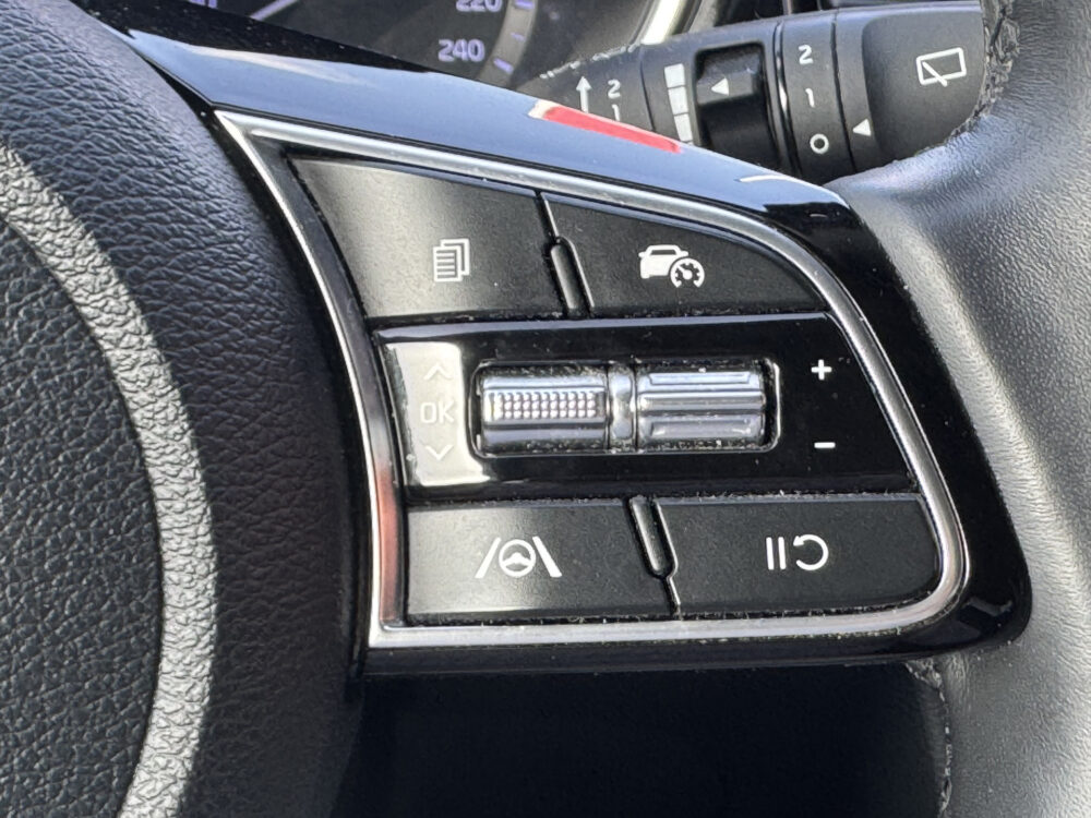 Kia Ceed Sportswagon 1.6 GDI PHEV DynamicPlusLine // KEYLESS // CAMERA+SENSOREN // STOEL+STUURVERWARMING // CARPLAY // 12