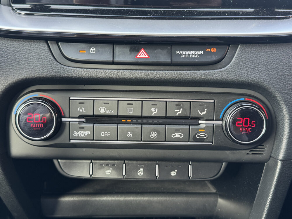 Kia Ceed Sportswagon 1.6 GDI PHEV DynamicPlusLine // KEYLESS // CAMERA+SENSOREN // STOEL+STUURVERWARMING // CARPLAY // 19