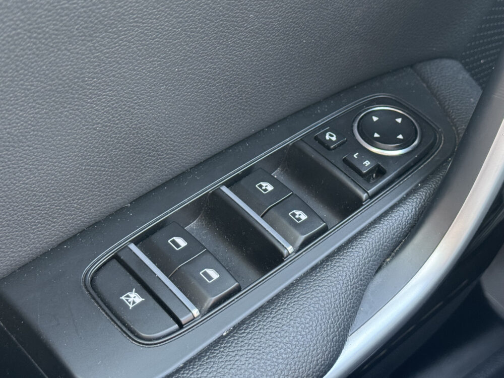 Kia Ceed Sportswagon 1.6 GDI PHEV DynamicPlusLine // KEYLESS // CAMERA+SENSOREN // STOEL+STUURVERWARMING // CARPLAY // 24