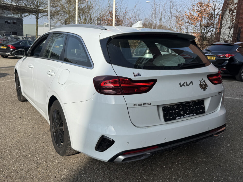 Kia Ceed Sportswagon 1.6 GDI PHEV DynamicPlusLine // KEYLESS // CAMERA+SENSOREN // STOEL+STUURVERWARMING // CARPLAY // 3