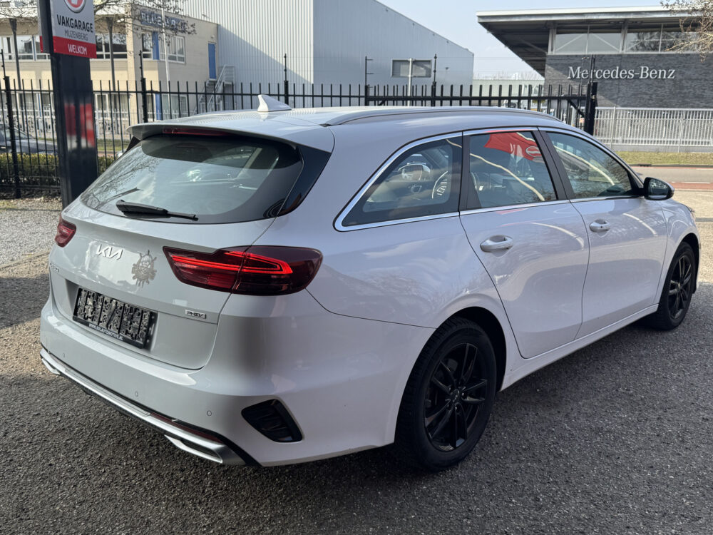 Kia Ceed Sportswagon 1.6 GDI PHEV DynamicPlusLine // KEYLESS // CAMERA+SENSOREN // STOEL+STUURVERWARMING // CARPLAY // 4