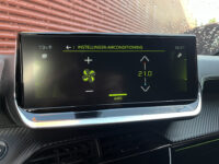 Peugeot 208 1.2 PureTech GT // FULL LED // HALF LEDER // DODEHOEK // 3D COCKPIT // CAMERA+SENSOREN // NAVI+CARPLAY // 56