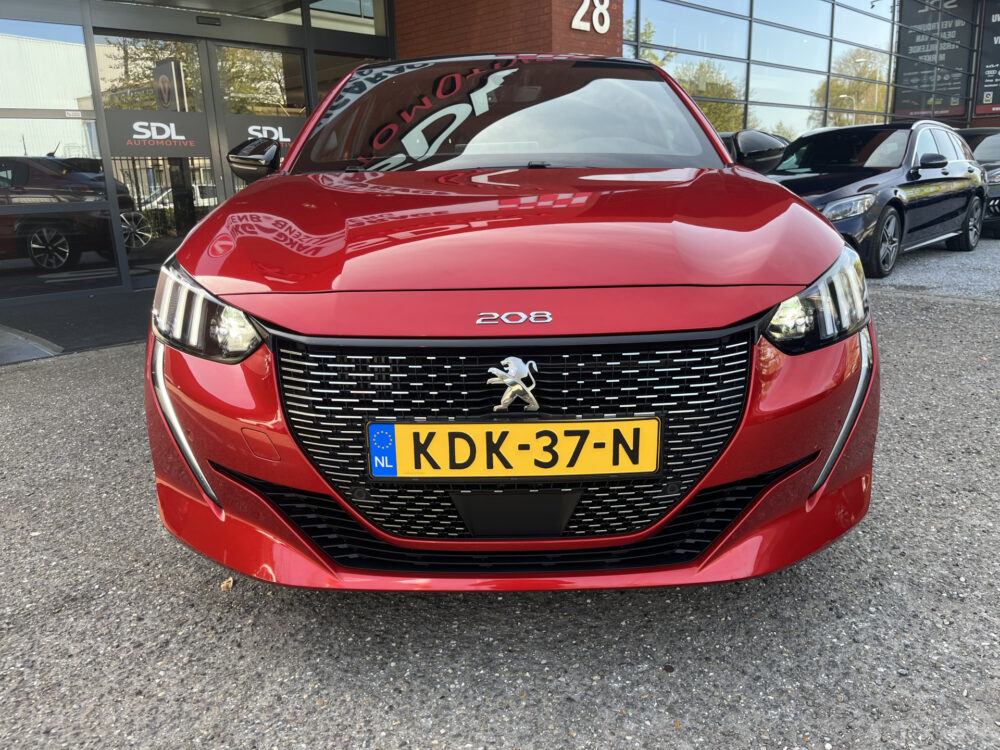 Peugeot 208 1.2 PureTech GT // FULL LED // HALF LEDER // DODEHOEK // 3D COCKPIT // CAMERA+SENSOREN // NAVI+CARPLAY // 8