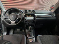 Suzuki Vitara 1.4 Boosterjet AllGrip Stijl // ADAPT. CRUISE // SCHUIF-KANTELDAK // CAMERA // STOELVERWARMING // KEYLESS // NAVI // 50