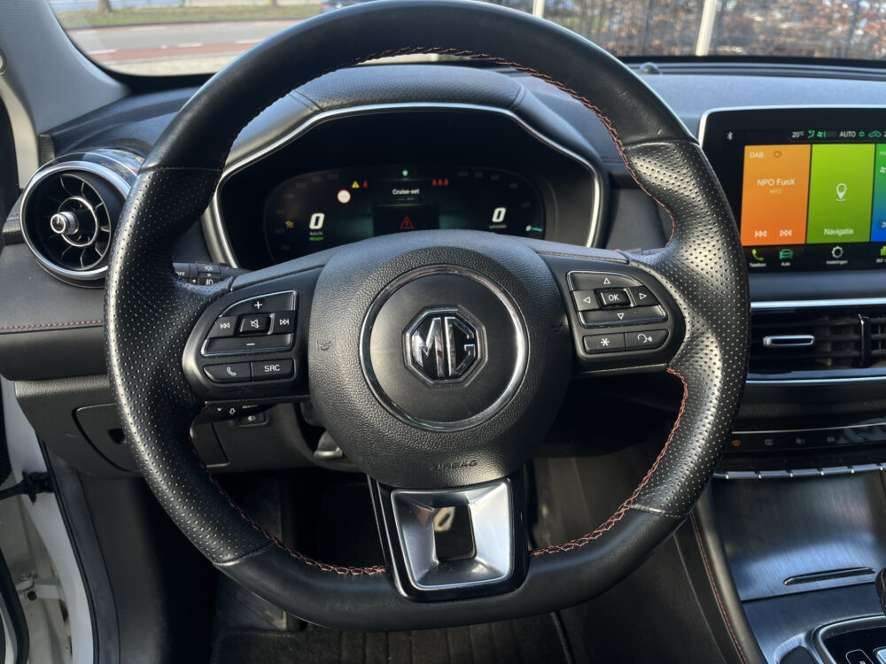 MG EHS 1.5 TGDI Luxury // SCHUIF-KANTELDAK // 360 CAMERA // ADAPT. CRUISE // ELEK.STOELEN+KLEP // DODEHOEK // KEYLESS // 20
