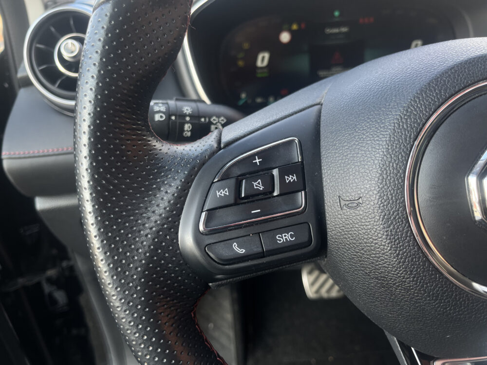 MG EHS 1.5 TGDI Luxury // SCHUIF-KANTELDAK // 360 CAMERA // ADAPT. CRUISE // ELEK.STOELEN+KLEP // DODEHOEK // KEYLESS // 19