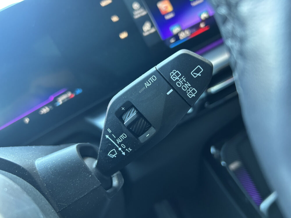 BMW X1 xDrive23i 4Cilinder High Executive M Sport Shadow Line // FULL LED // PANO/SCHUIFKANTELDAK // LEDER // HUD // 360 CAMERA // M Sp 12