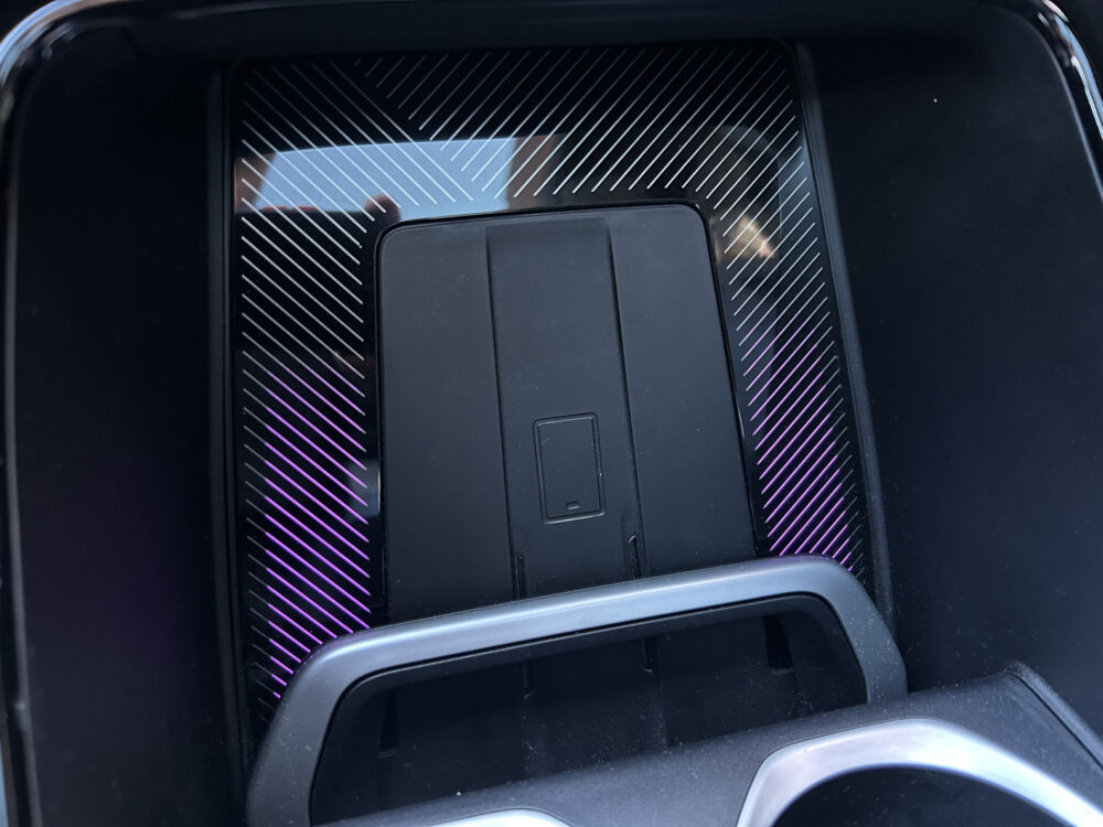 BMW X1 xDrive23i 4Cilinder High Executive M Sport Shadow Line // FULL LED // PANO/SCHUIFKANTELDAK // LEDER // HUD // 360 CAMERA // M Sp 19