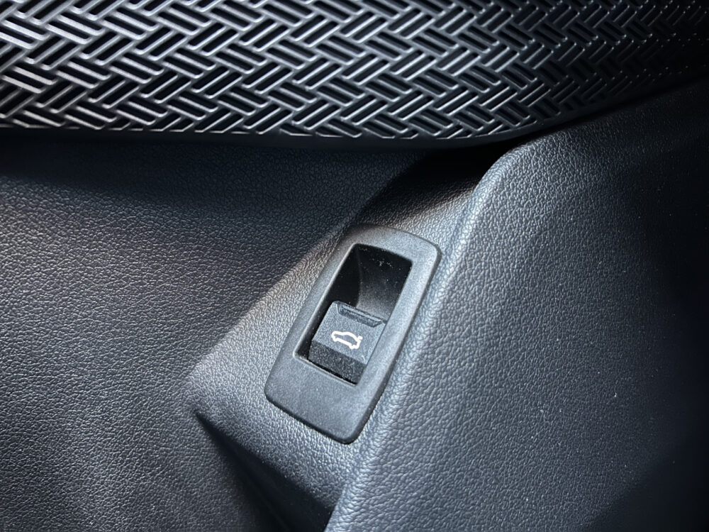 BMW X1 xDrive23i 4Cilinder High Executive M Sport Shadow Line // FULL LED // PANO/SCHUIFKANTELDAK // LEDER // HUD // 360 CAMERA // M Sp 22