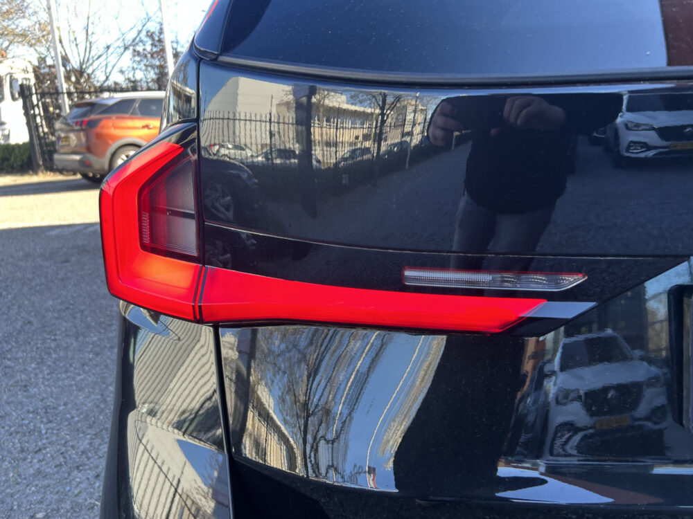 BMW X1 xDrive23i 4Cilinder High Executive M Sport Shadow Line // FULL LED // PANO/SCHUIFKANTELDAK // LEDER // HUD // 360 CAMERA // M Sp 32