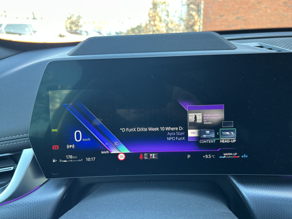 BMW X1 xDrive23i 4Cilinder High Executive M Sport Shadow Line // FULL LED // PANO/SCHUIFKANTELDAK // LEDER // HUD // 360 CAMERA // M Sp 37