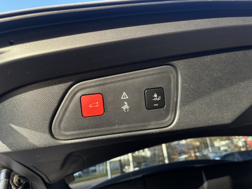 Peugeot 3008 1.2 PureTech Allure // ELEK. ACHTERKLEP // CAMERA+SENSOREN // CRUISE // CLIMA // HALF LEDER // VIRTUAL COCKPIT // 13