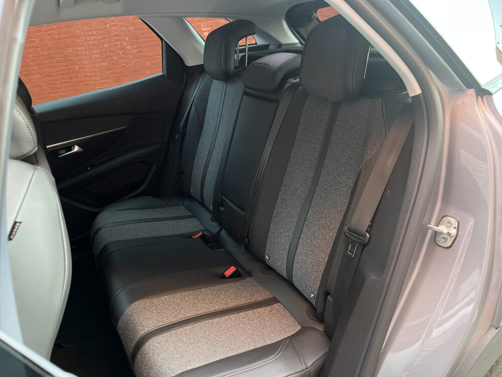 Peugeot 3008 1.2 PureTech Allure // ELEK. ACHTERKLEP // CAMERA+SENSOREN // CRUISE // CLIMA // HALF LEDER // VIRTUAL COCKPIT // 15