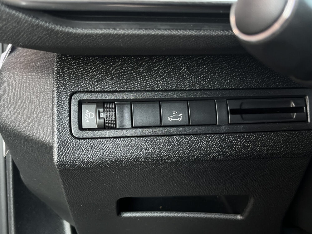 Peugeot 3008 1.2 PureTech Allure // ELEK. ACHTERKLEP // CAMERA+SENSOREN // CRUISE // CLIMA // HALF LEDER // VIRTUAL COCKPIT // 18