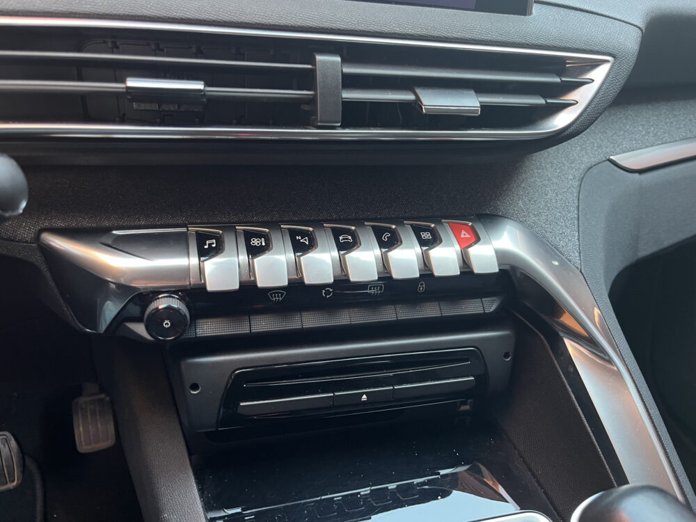 Peugeot 3008 1.2 PureTech Allure // ELEK. ACHTERKLEP // CAMERA+SENSOREN // CRUISE // CLIMA // HALF LEDER // VIRTUAL COCKPIT // 22